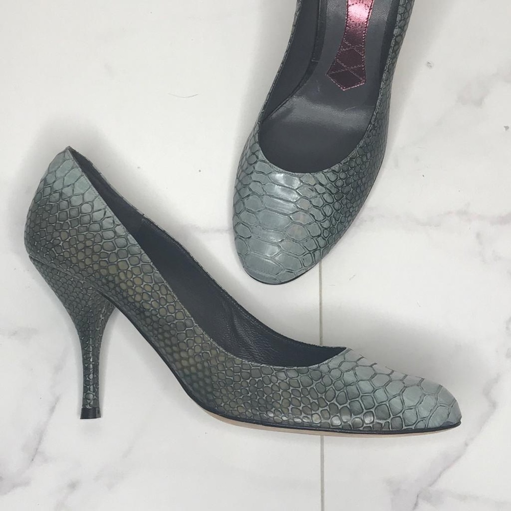 Magrit Ombre Snake Leather Round Toe Pumps Heels